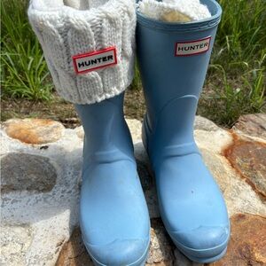 Hunter Light Blue Boots with Cream Knit Socks